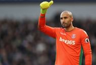 WEST BROMWICH, ENGLAND - FEBRUARY 04:  Lee Grant of Stoke City in action during the Premier League match between West Bromwich Albion and Stoke City at The Hawthorns on February 4, 2017 in West Bromwich, England.  (Photo by Mark Thompson/Getty Images)